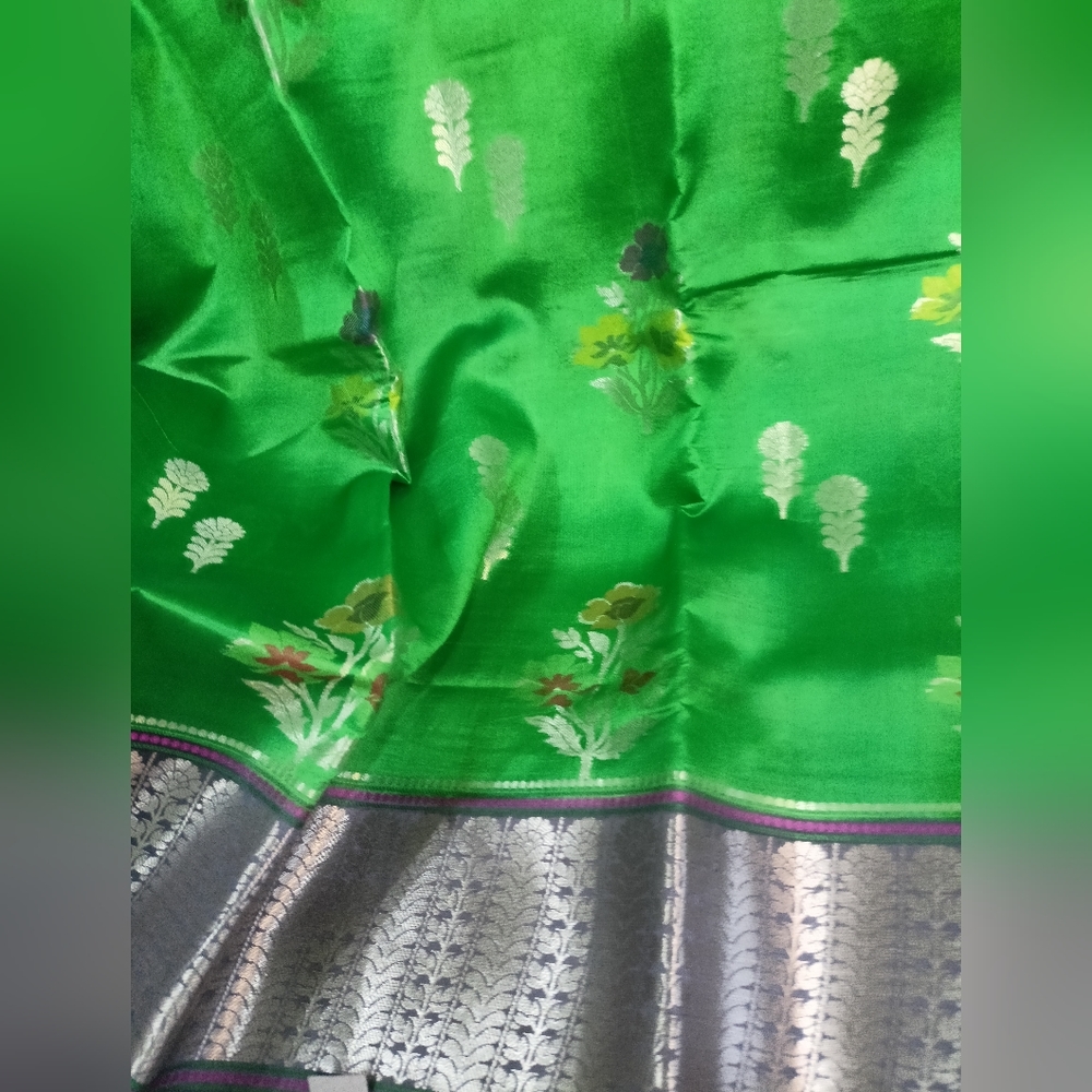 Green pure kanchi silk saree with dark Ash weaving pallu .excellent collection - Picture 2 of 8